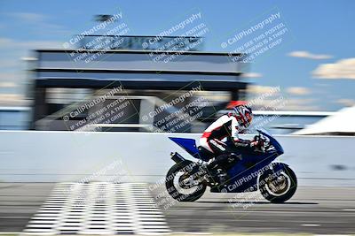 media/Mar-25-2024-Moto Forza (Mon) [[8d4319bd68]]/4-Novice Group/Session 4 Front Straight Speed Pans/